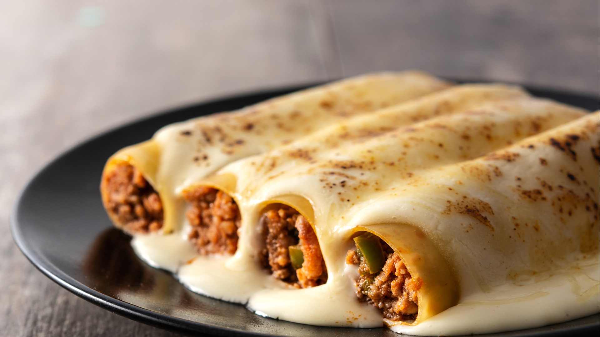 plato tipico de canelones